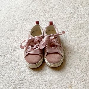 Gymboree dusty rose, ribbon lace sneakers. Size 9.